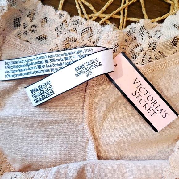 Victoria secret cheeky panties - Picture 3 of 4